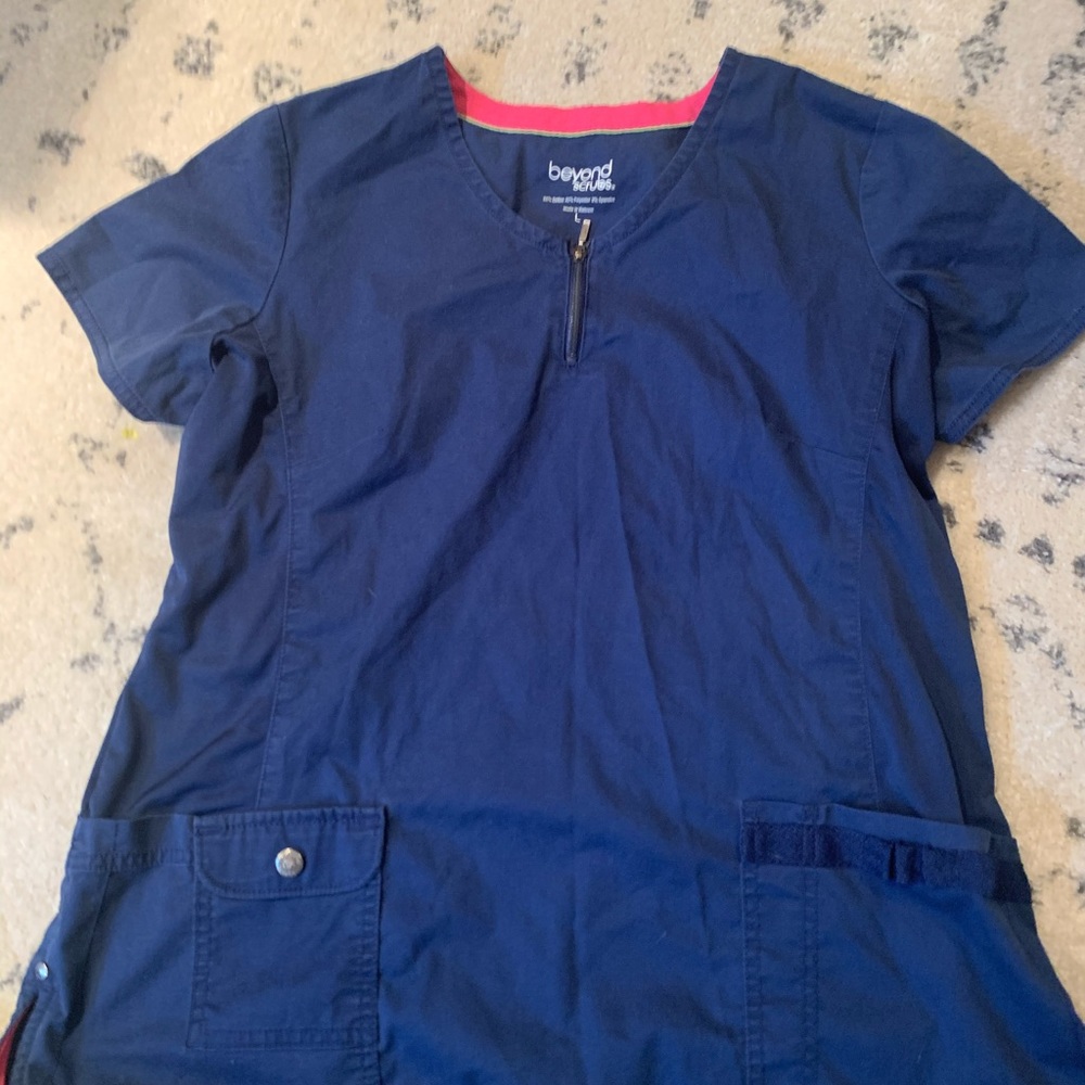 Navy blue scrub top size L